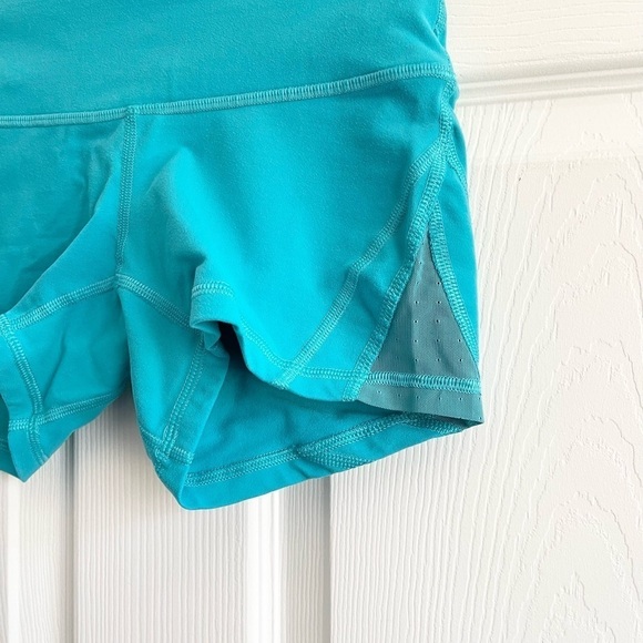 Lululemon Sweaty Endeavor Short Peacock Blue - Picture 4 of 8